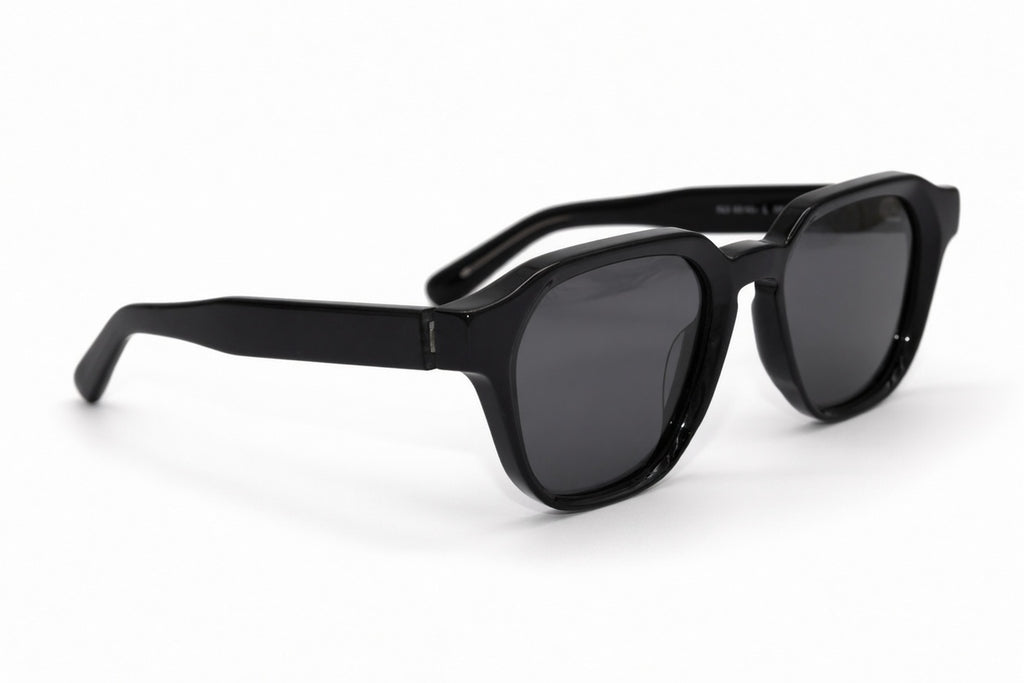 La Vue - Black on Black