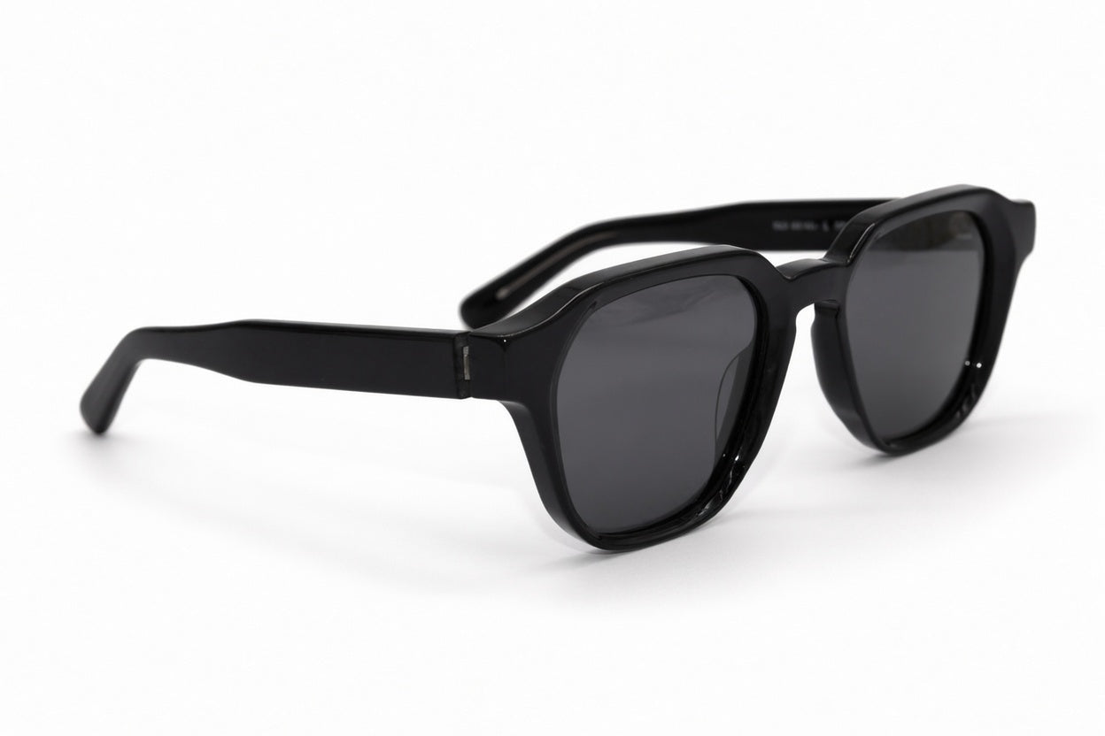 La Vue - Black on Black