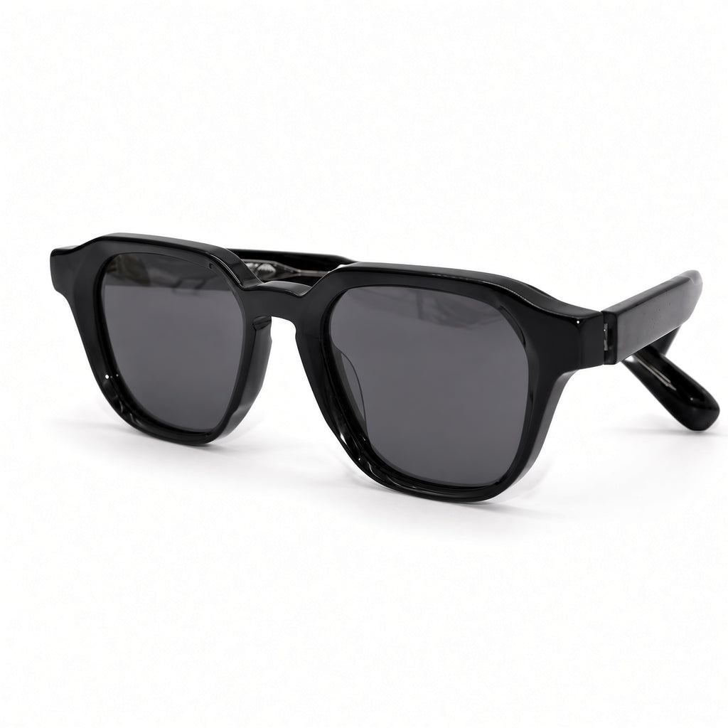 La Vue - Black on Black