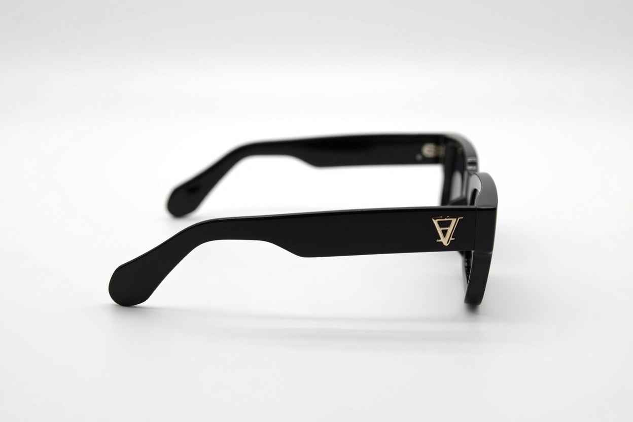 Oneiro - Black on Black