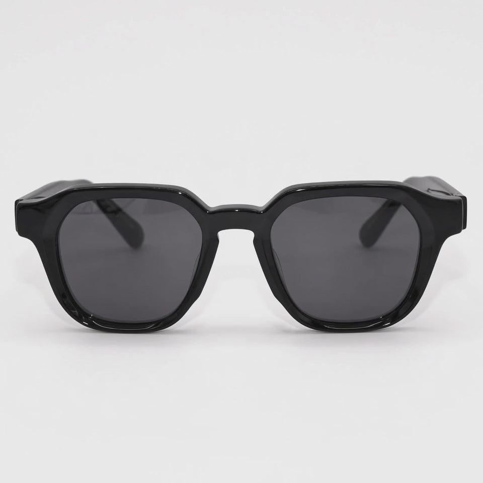 La Vue - Black on Black